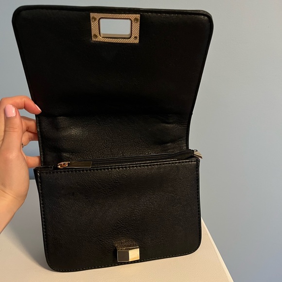 Black Forever 21 Crossbody Bag - Picture 6 of 7